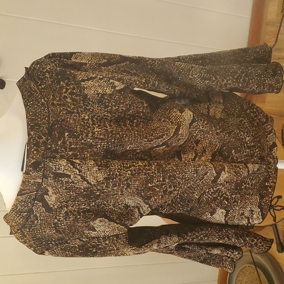 Fashion Bug flowing reptile print top - Picture 5 of 9